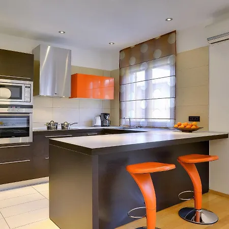 In With Private Pool & Bbq Semesterbostad Pula