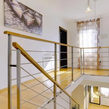 Semesterbostad In With Private Pool & Bbq Pula