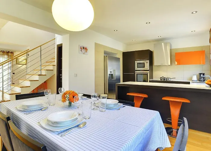 בית נופש In With Private Pool & Bbq *